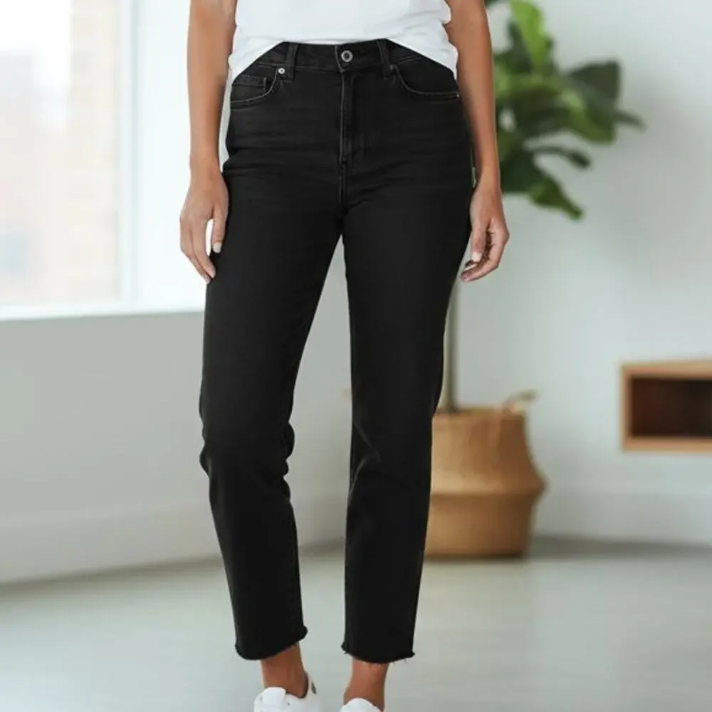 KATE SPADE Broom Street High Rise Raw Hem Straight Leg Black Denim Jeans SZ 30